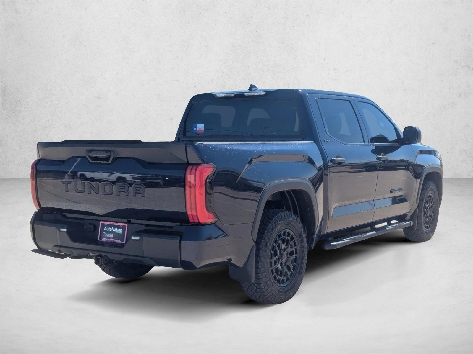 2025 Toyota Tundra SR5 CrewMax photo 2