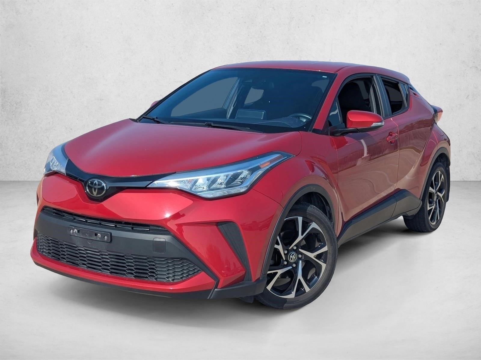 2021 Toyota C-HR XLE's photo