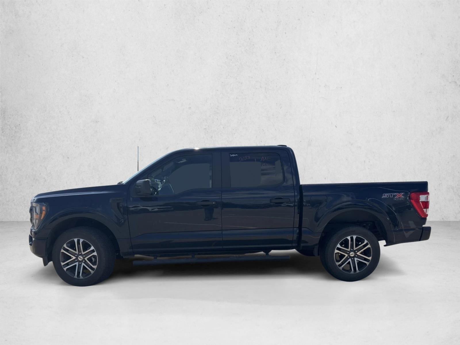 2023 Ford F-150 XL photo 2