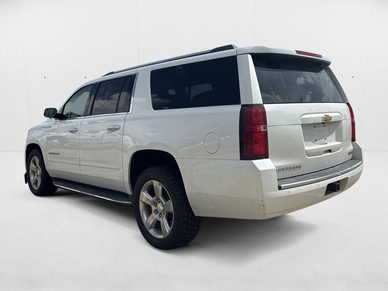 2017 Chevrolet Suburban Premier photo 3