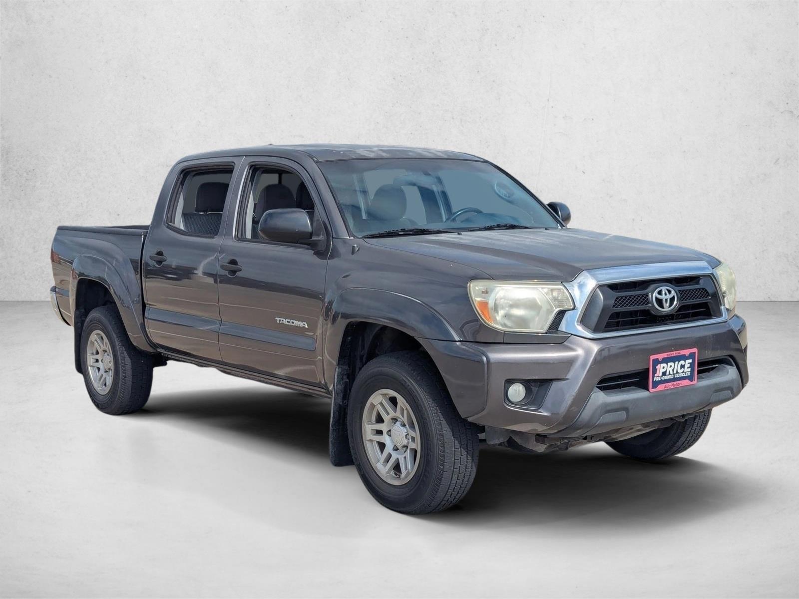 2015 Toyota Tacoma PreRunner V6 photo 3
