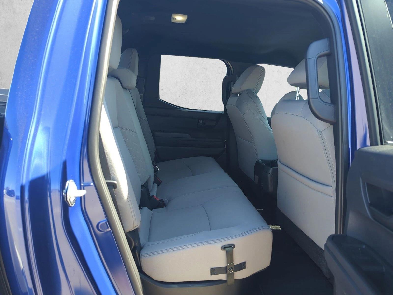 2025 Toyota Tacoma SR5 - Photo 17