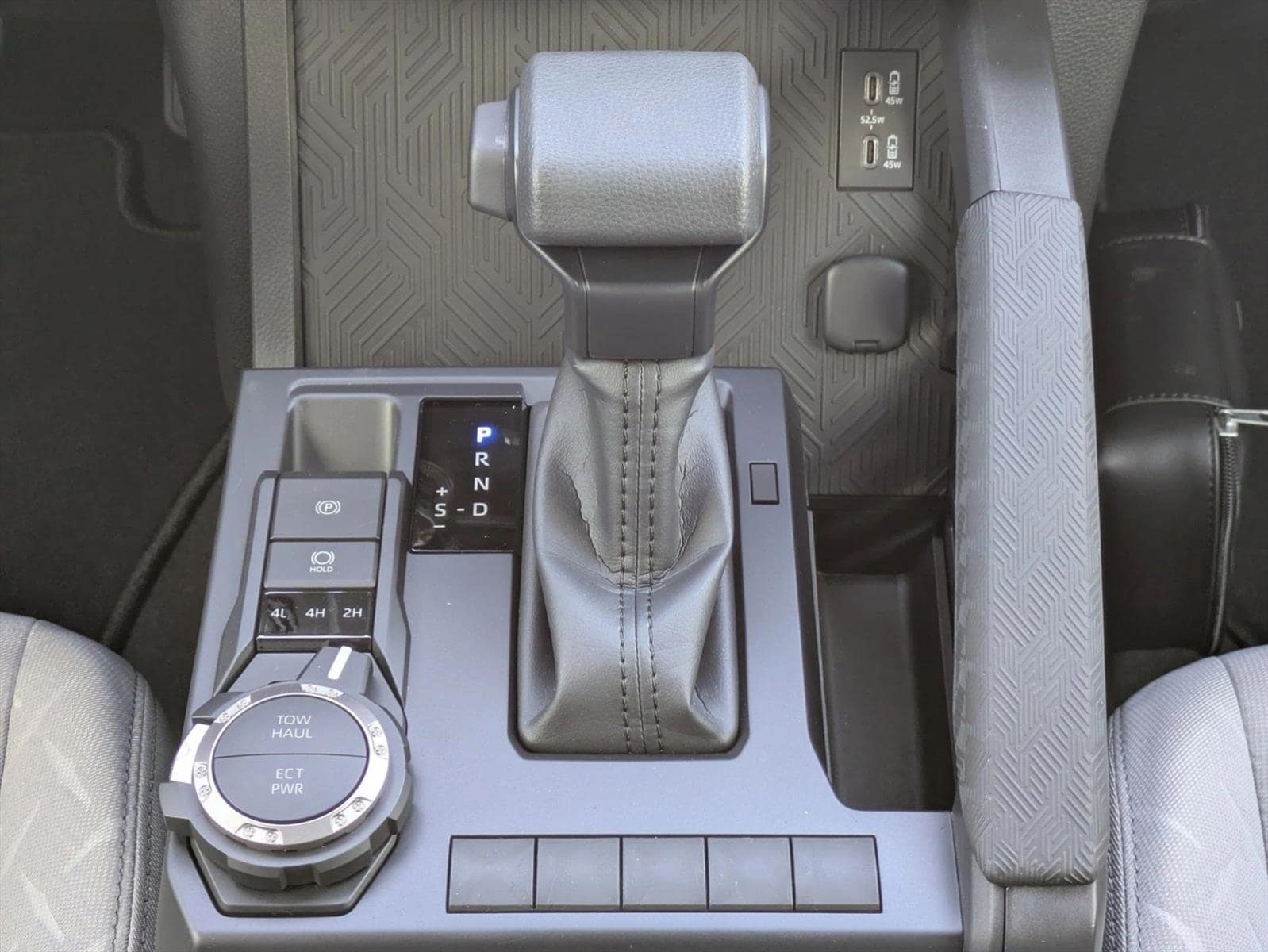 2025 Toyota Tacoma SR5 - Photo 12