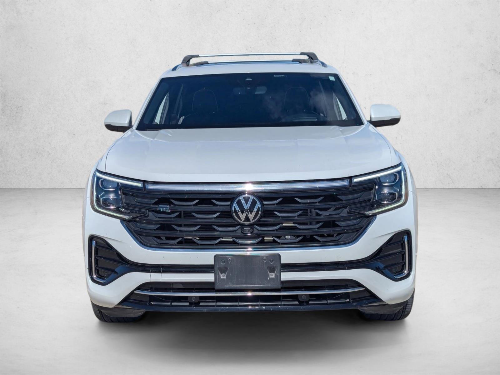 2024 Volkswagen Atlas Cross Sport SEL Premium R-Line photo 2