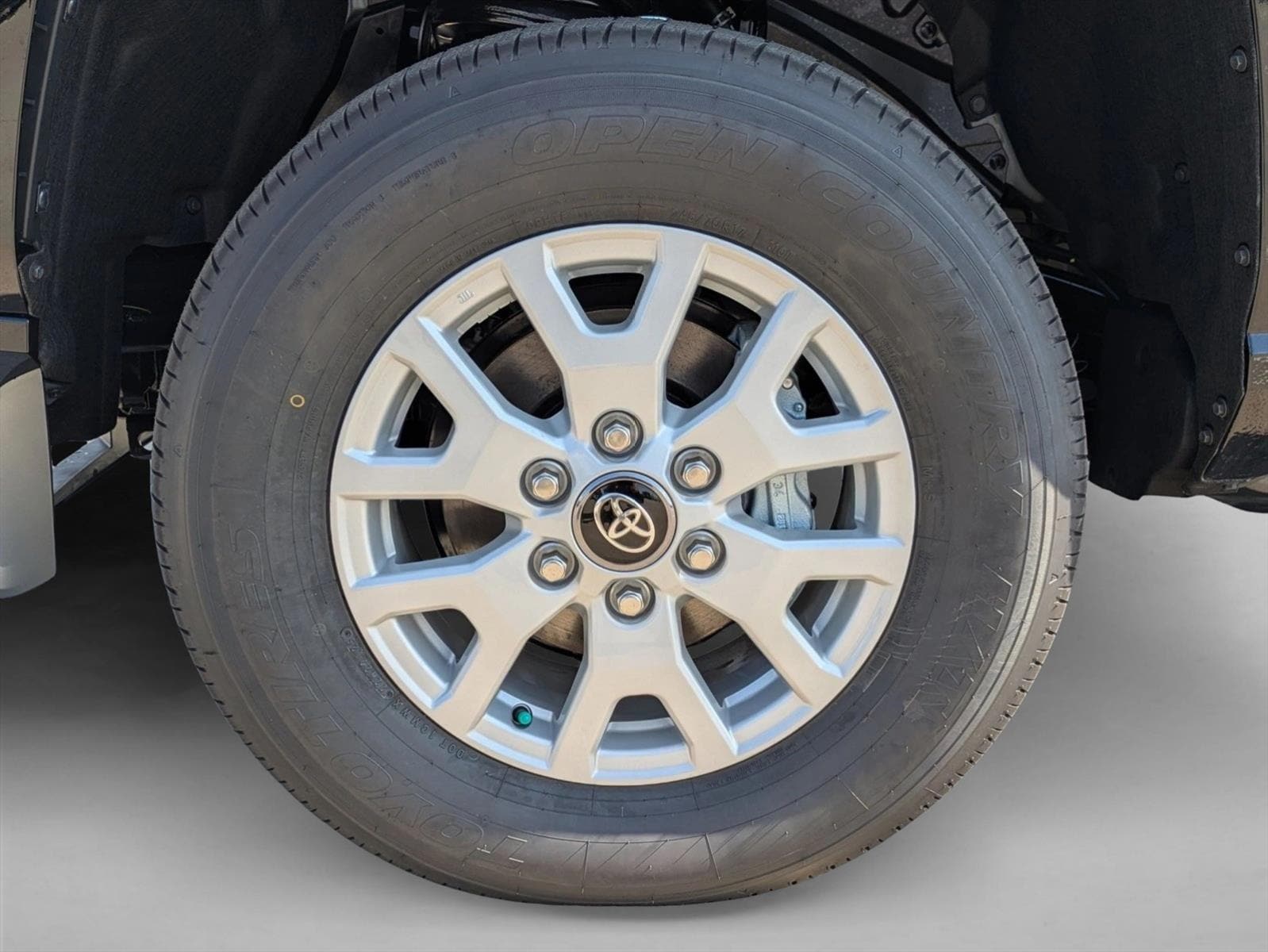 2025 Toyota Tacoma SR5 - Photo 24