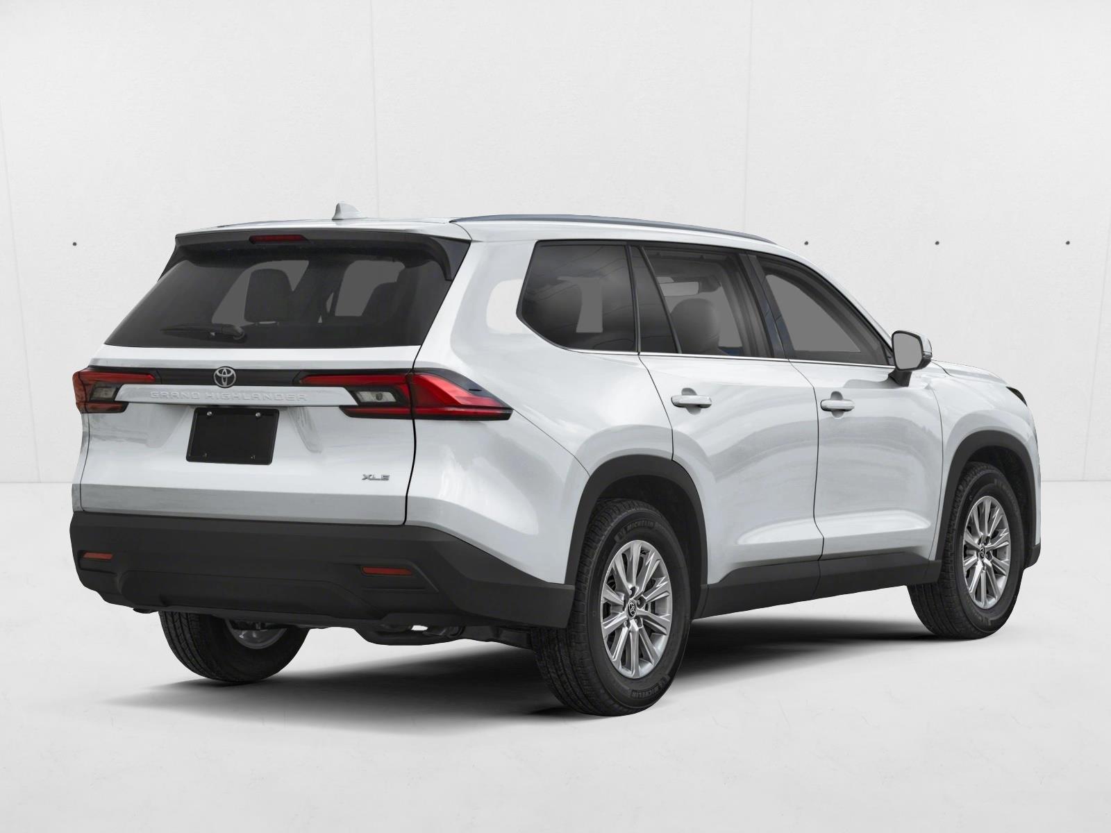 2026 Toyota Grand Highlander XLE photo 2