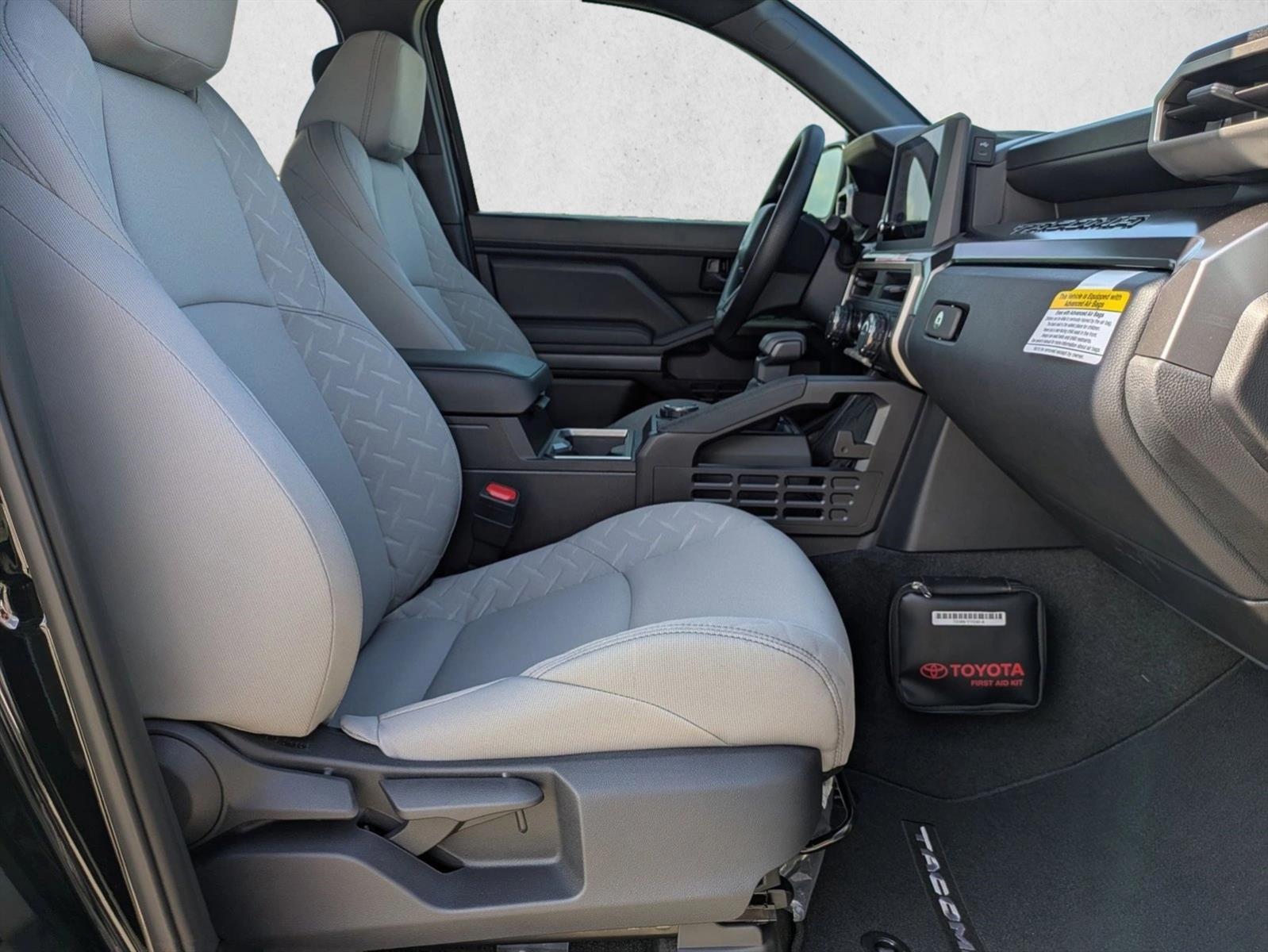 2025 Toyota Tacoma SR5 - Photo 21