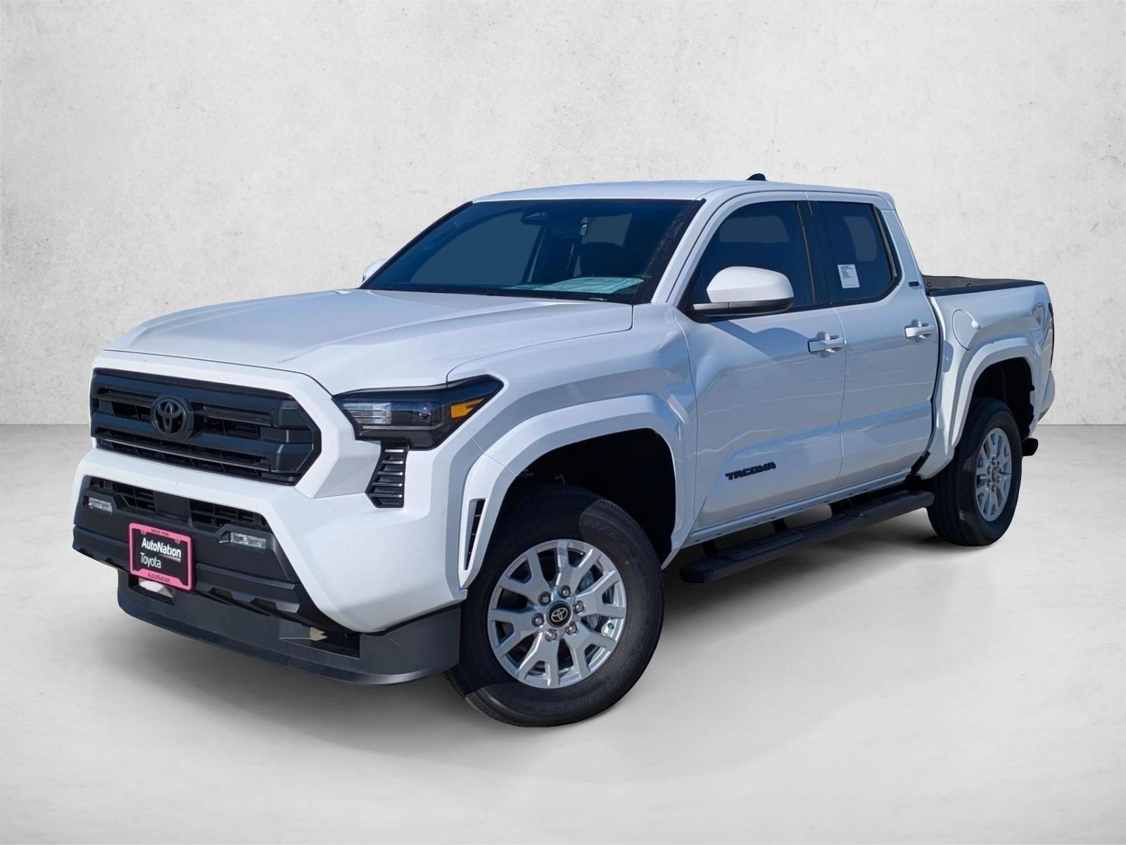 2025 Toyota Tacoma SR5's photo