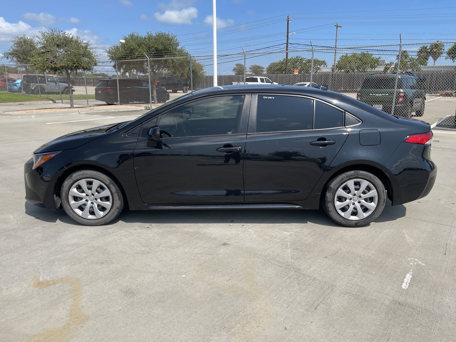 Used 2021 Toyota Corolla LE with VIN JTDEPMAE1MJ172685 for sale in Corpus Christi, TX