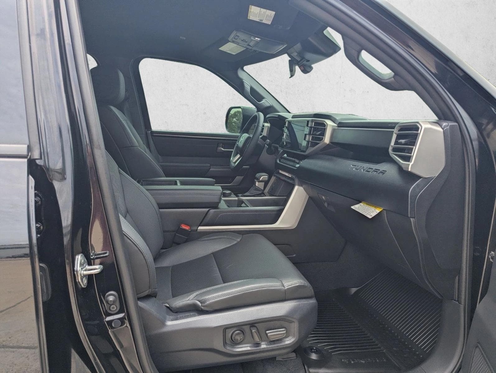 2025 Toyota Tundra SR5 - Photo 19