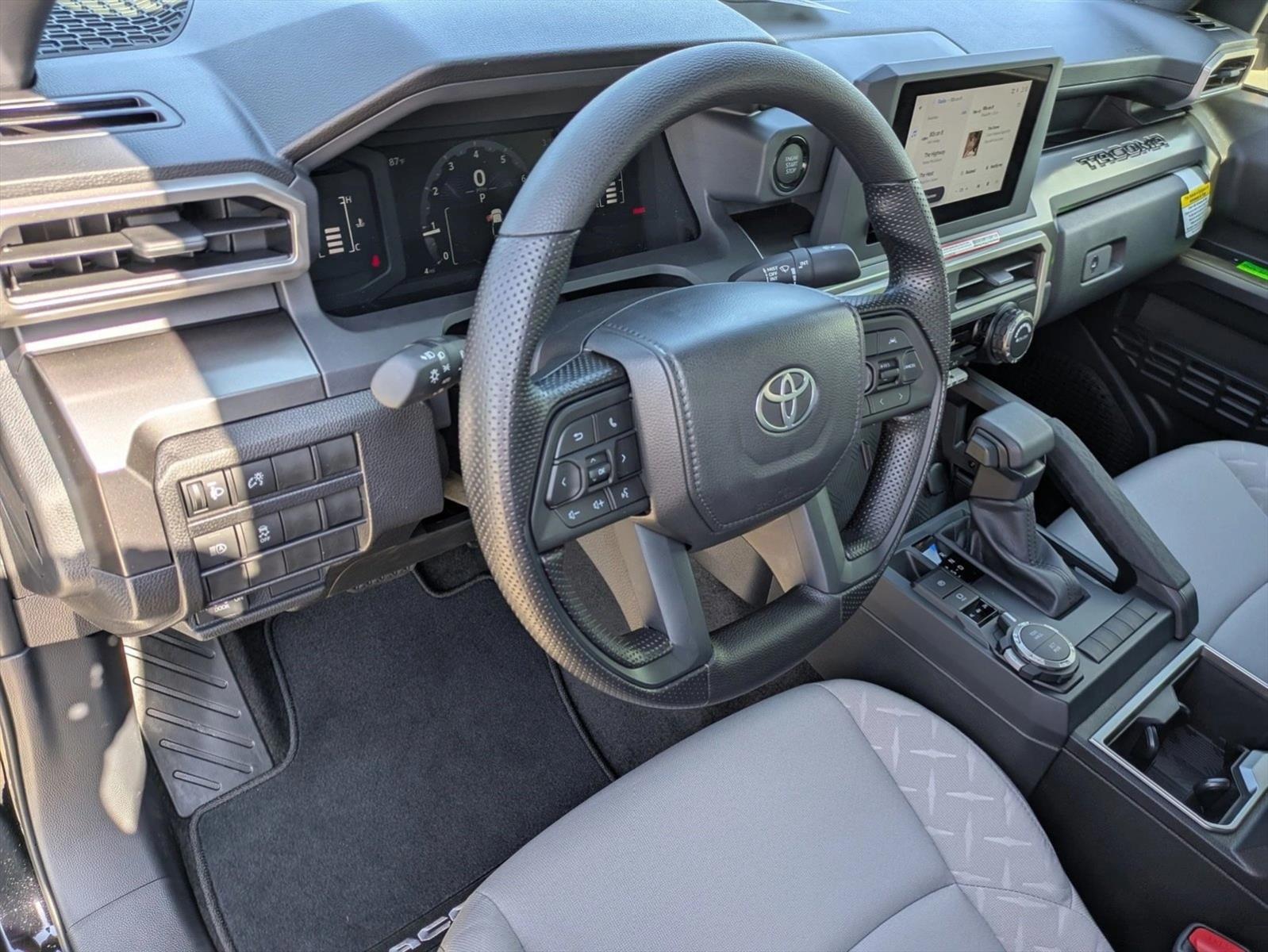 2025 Toyota Tacoma SR5 - Photo 9