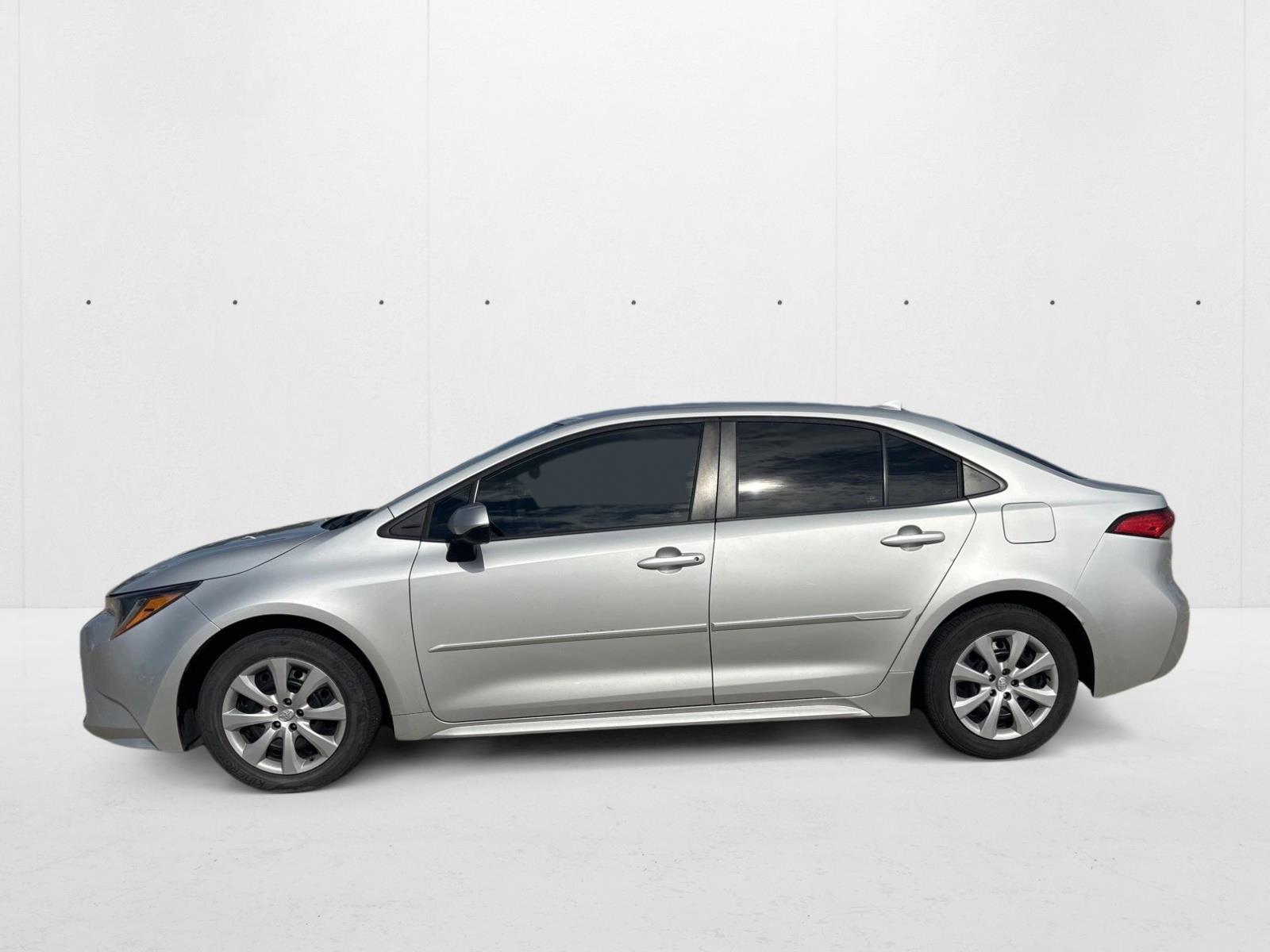 2022 Toyota Corolla LE photo 2