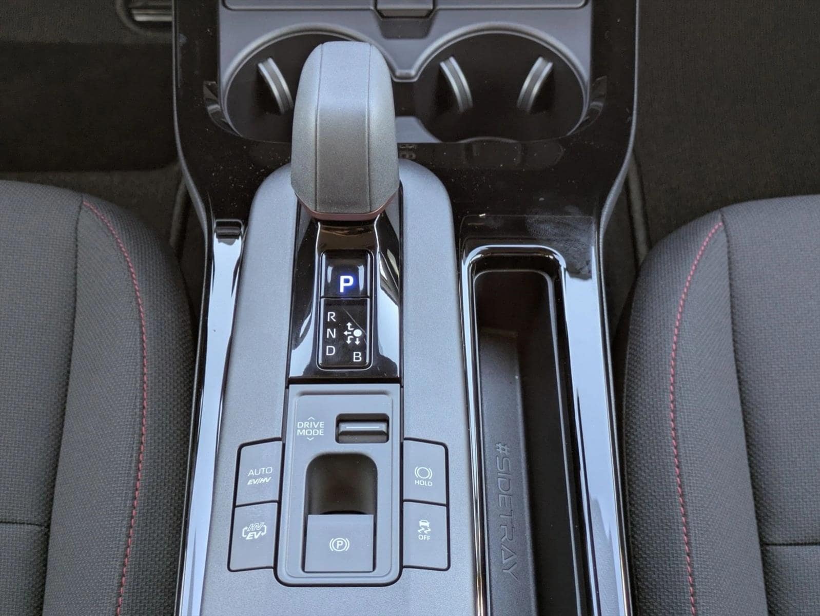 2026 Toyota Prius Plug-in Hybrid SE - Photo 12