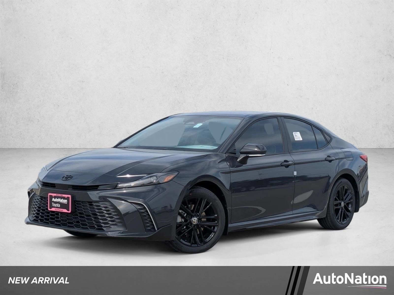 2026 Toyota Camry SE Hybrid's photo