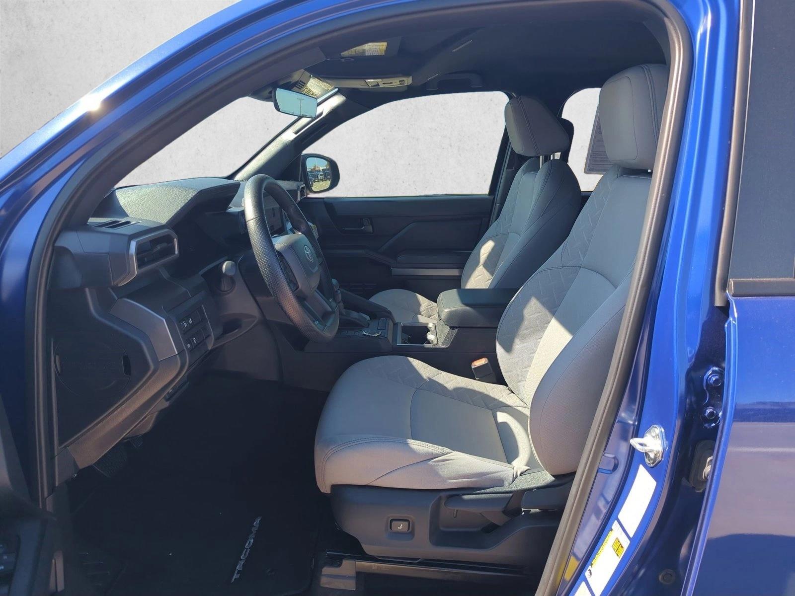 2025 Toyota Tacoma SR5 - Photo 14