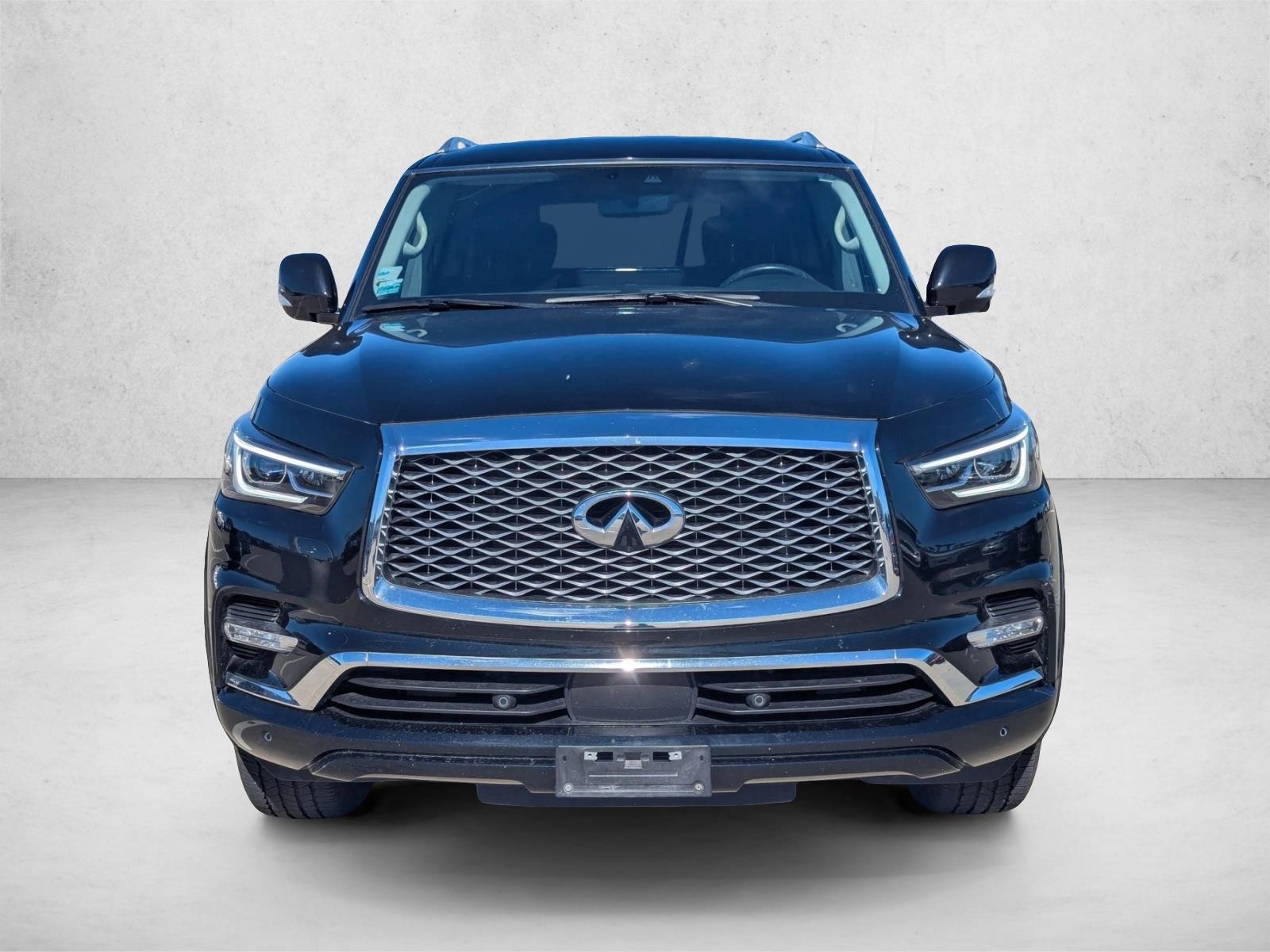 2022 Infiniti QX80 Luxe photo 2