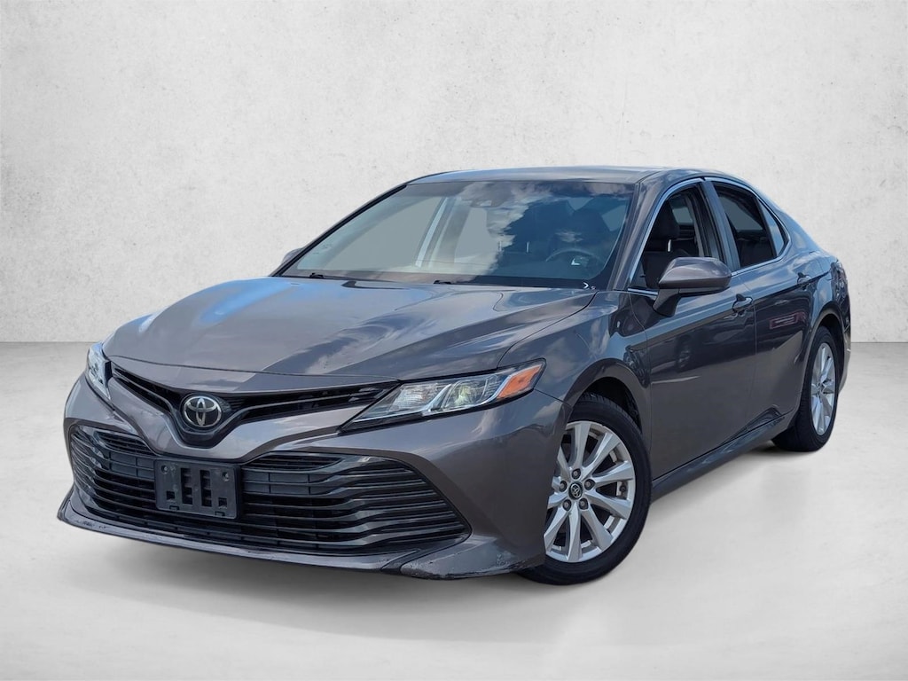Used 2018 Toyota Camry LE Sedan