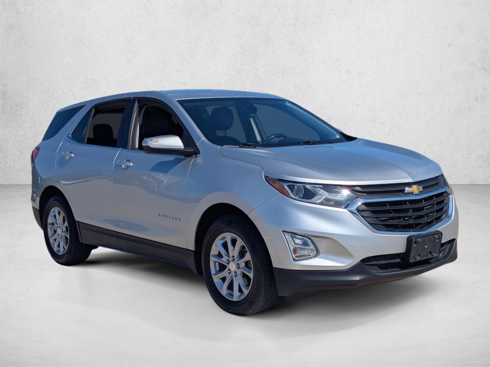 2019 Chevrolet Equinox LT photo 3
