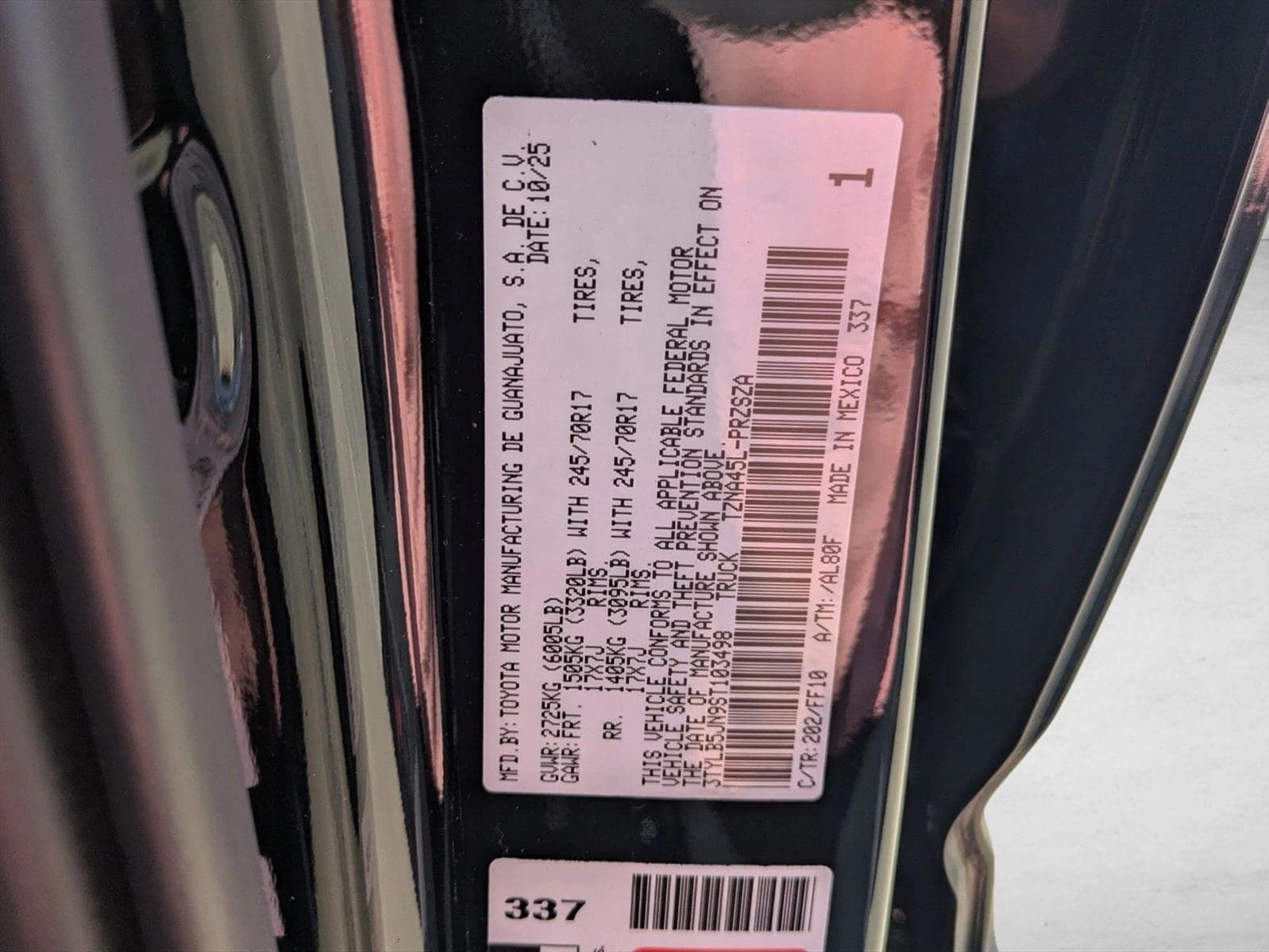 2025 Toyota Tacoma SR5 - Photo 18