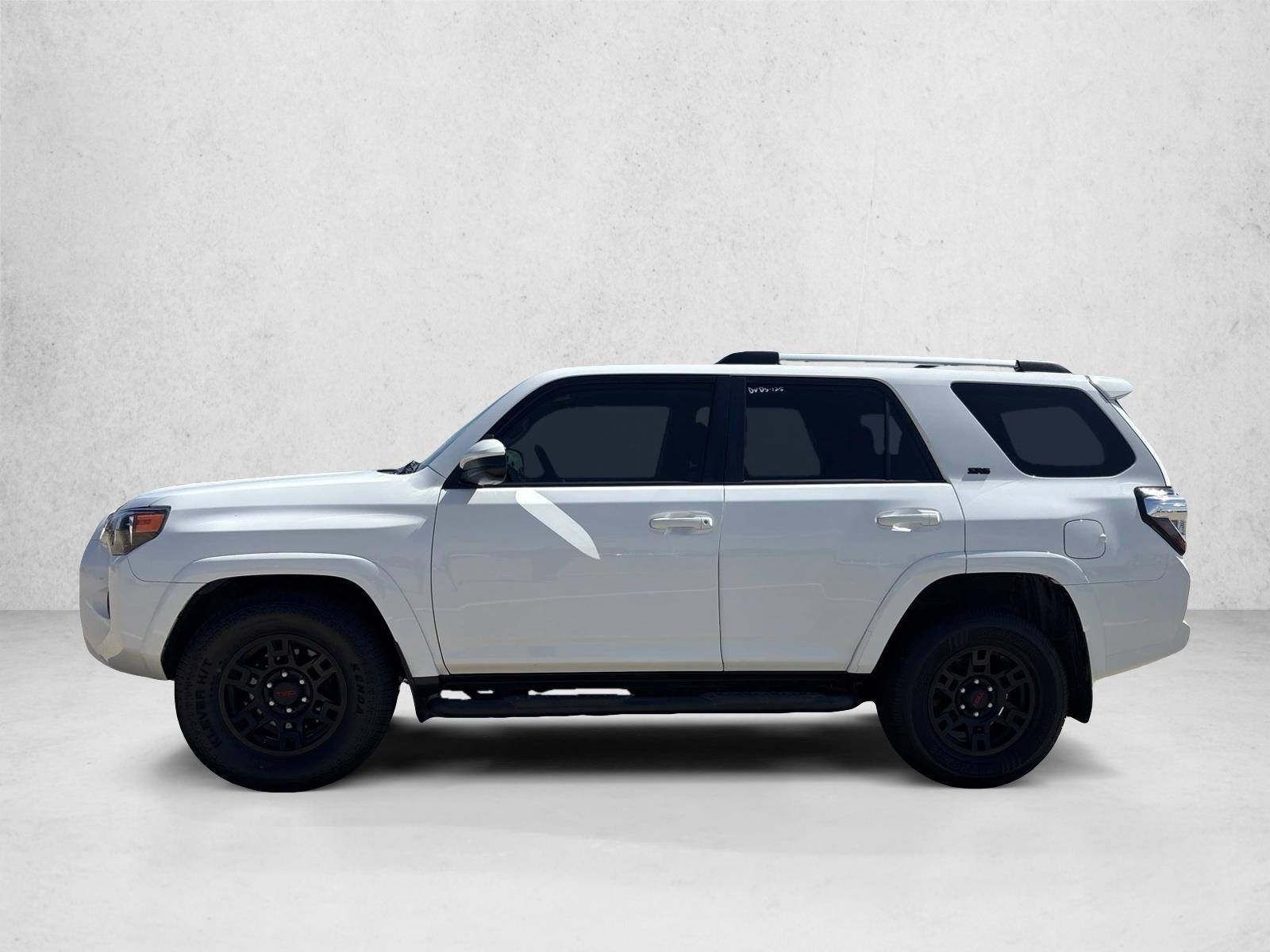 2021 Toyota 4Runner SR5 photo 2