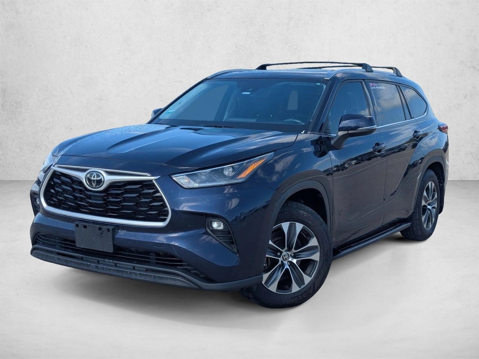 2021 Toyota Highlander XLE's photo