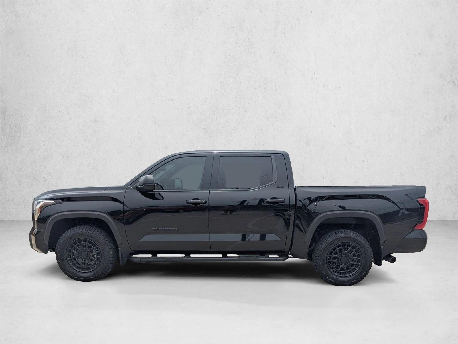 2025 Toyota Tundra SR5 - Photo 8