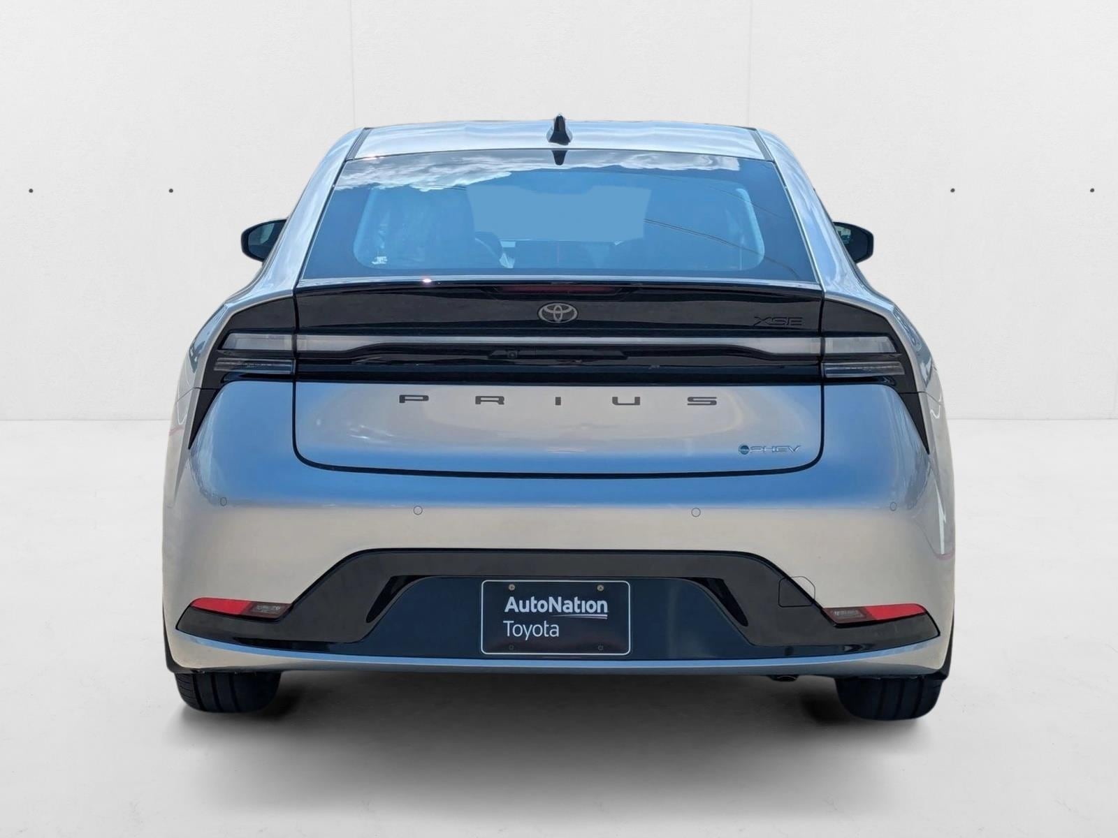 2026 Toyota Prius Plug-in Hybrid XSE - Photo 8