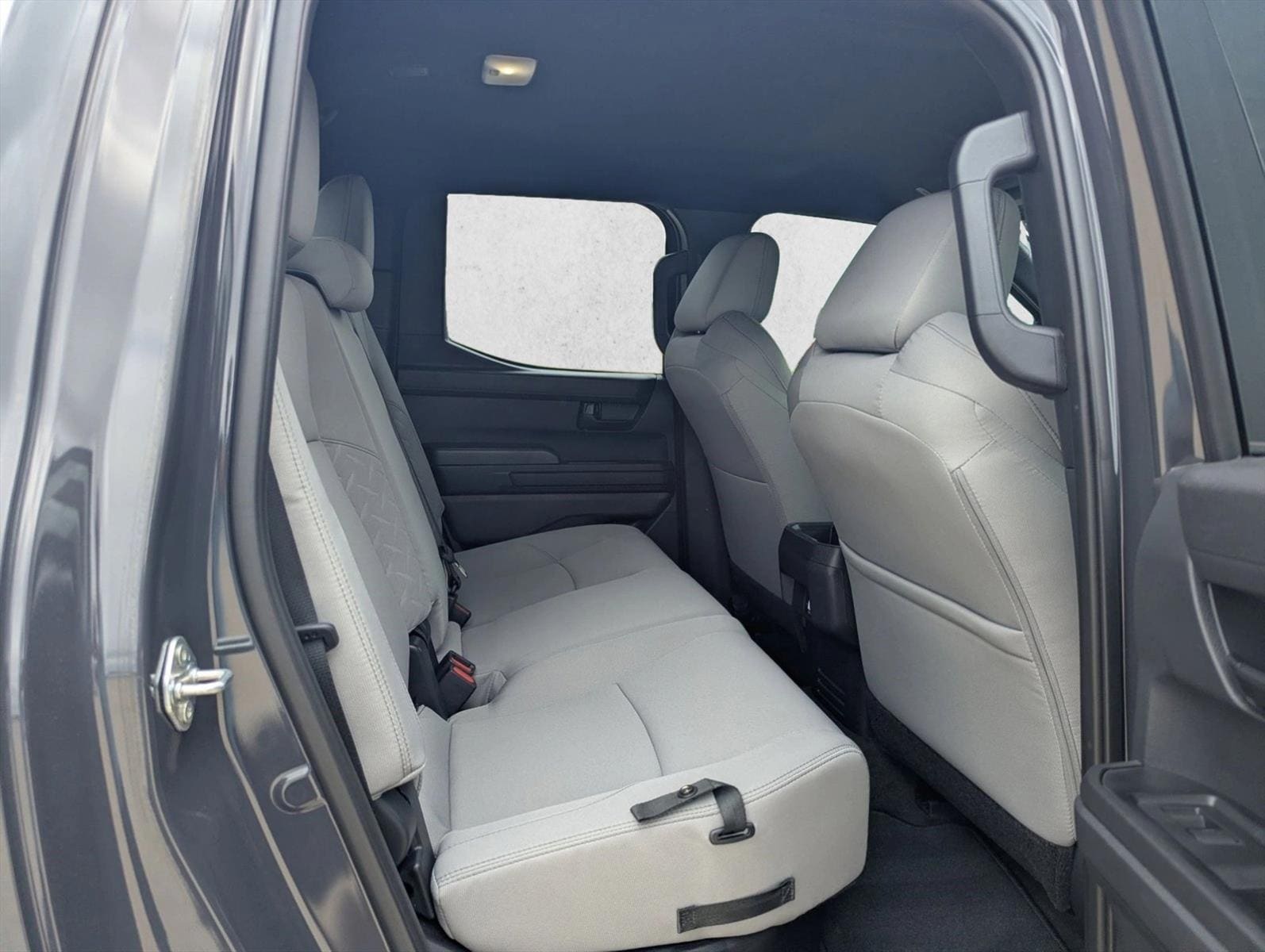 2025 Toyota Tacoma SR5 - Photo 17
