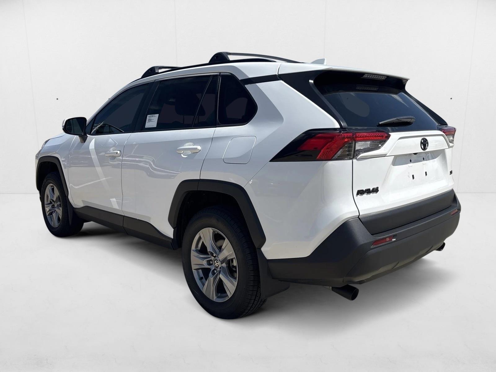 2025 Toyota RAV4 XLE photo 3