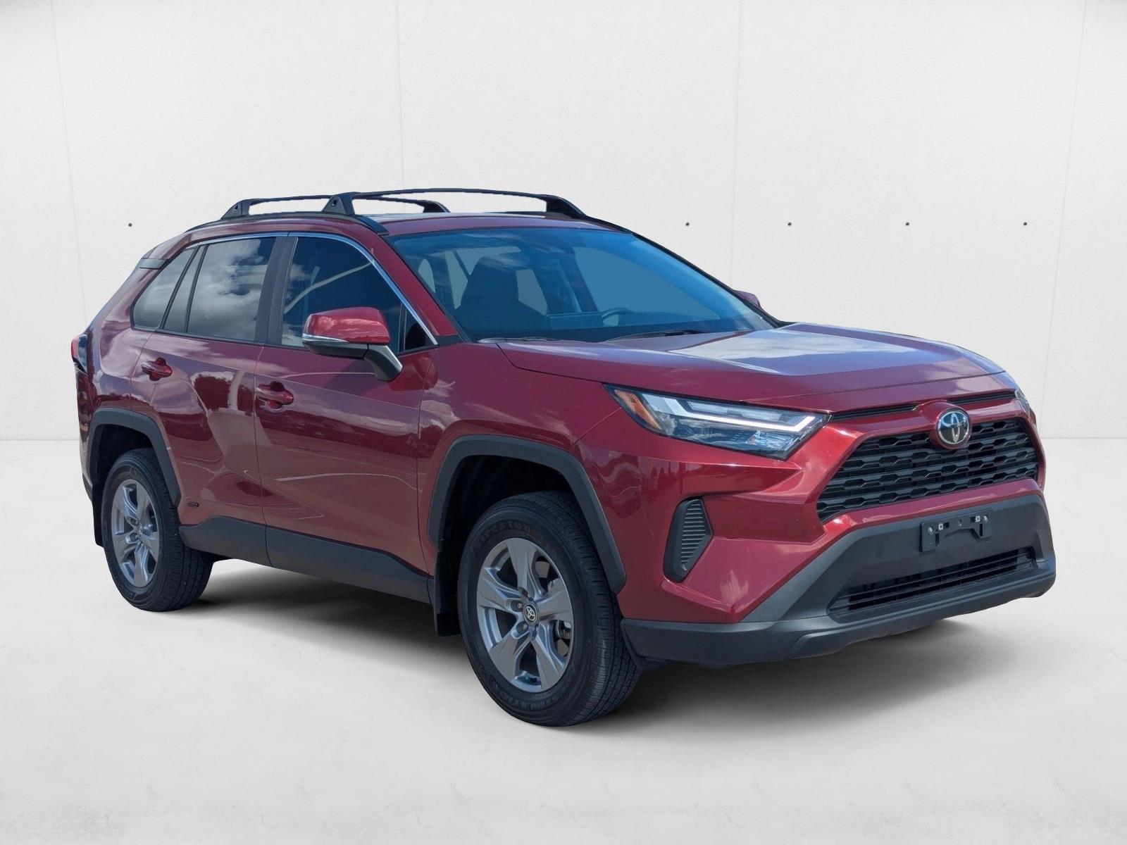 2025 Toyota RAV4 Hybrid XLE photo 3
