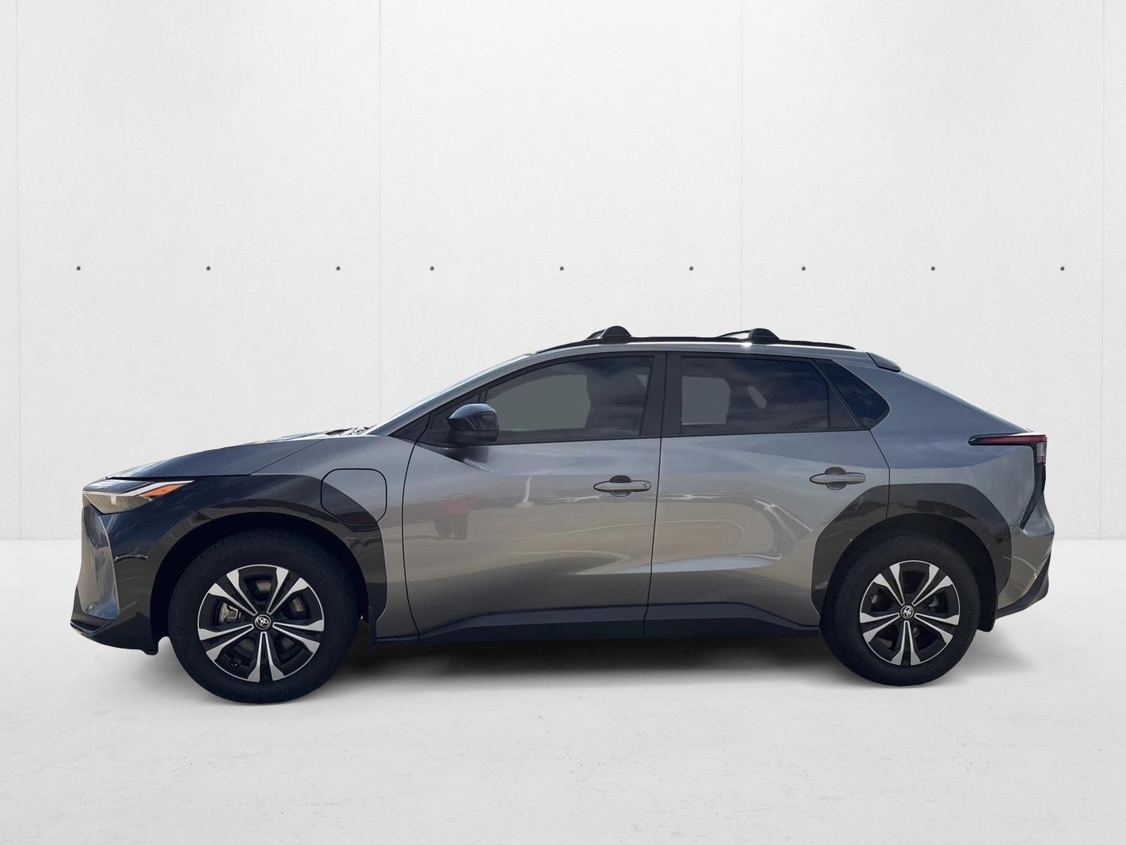 2024 Toyota bZ4X XLE photo 2
