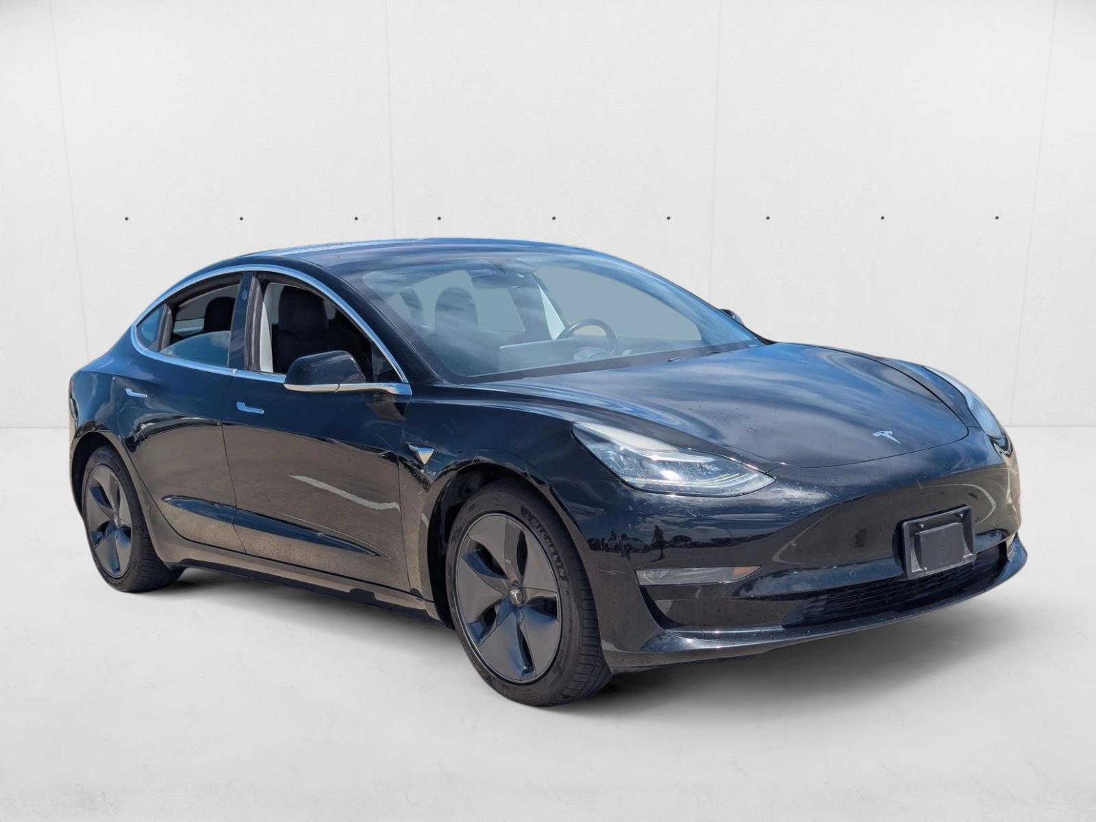 2019 Tesla Model 3 Standard Range Plus photo 3