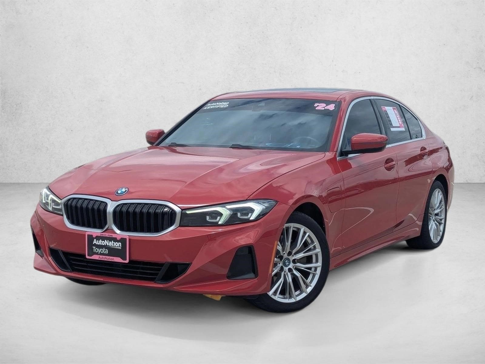 2024 BMW 3 Series 330e xDrive Sedan's photo
