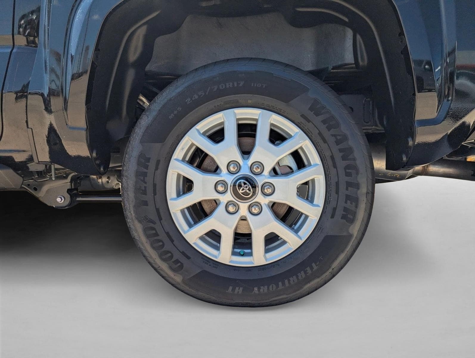 2025 Toyota Tacoma SR5 - Photo 11