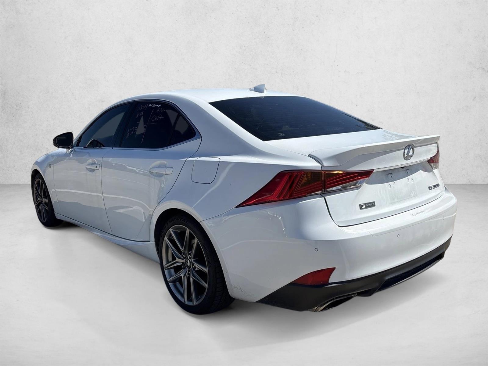 2019 Lexus IS 300 photo 3