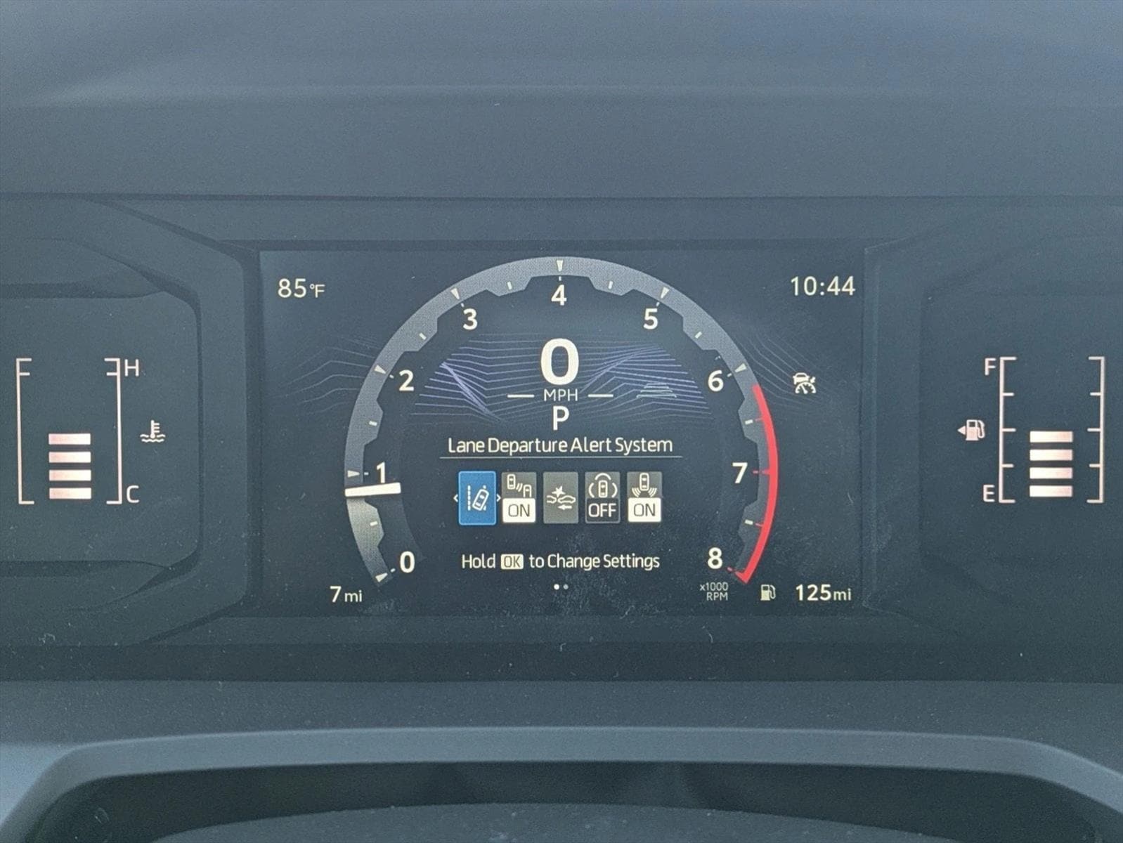 2025 Toyota Tacoma SR5 - Photo 11