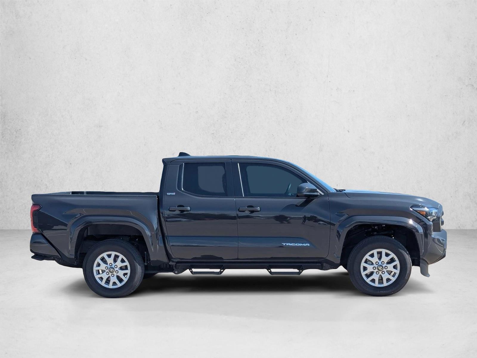 2025 Toyota Tacoma SR5 photo 4
