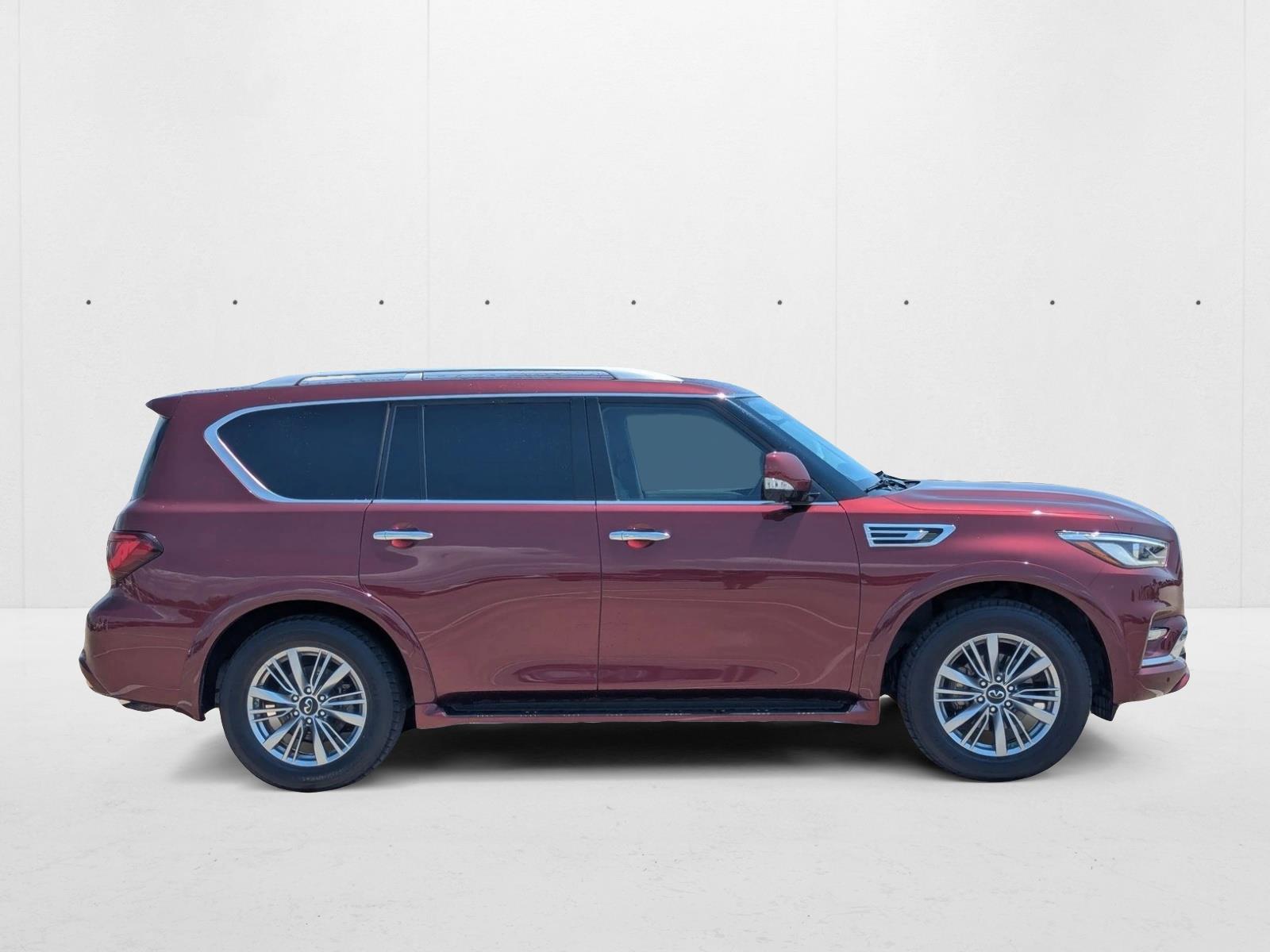 2022 Infiniti QX80 Luxe photo 4