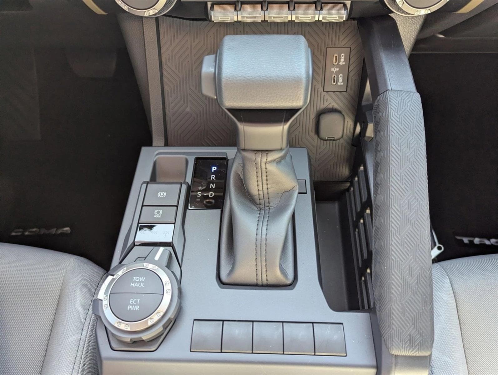 2025 Toyota Tacoma SR5 - Photo 15