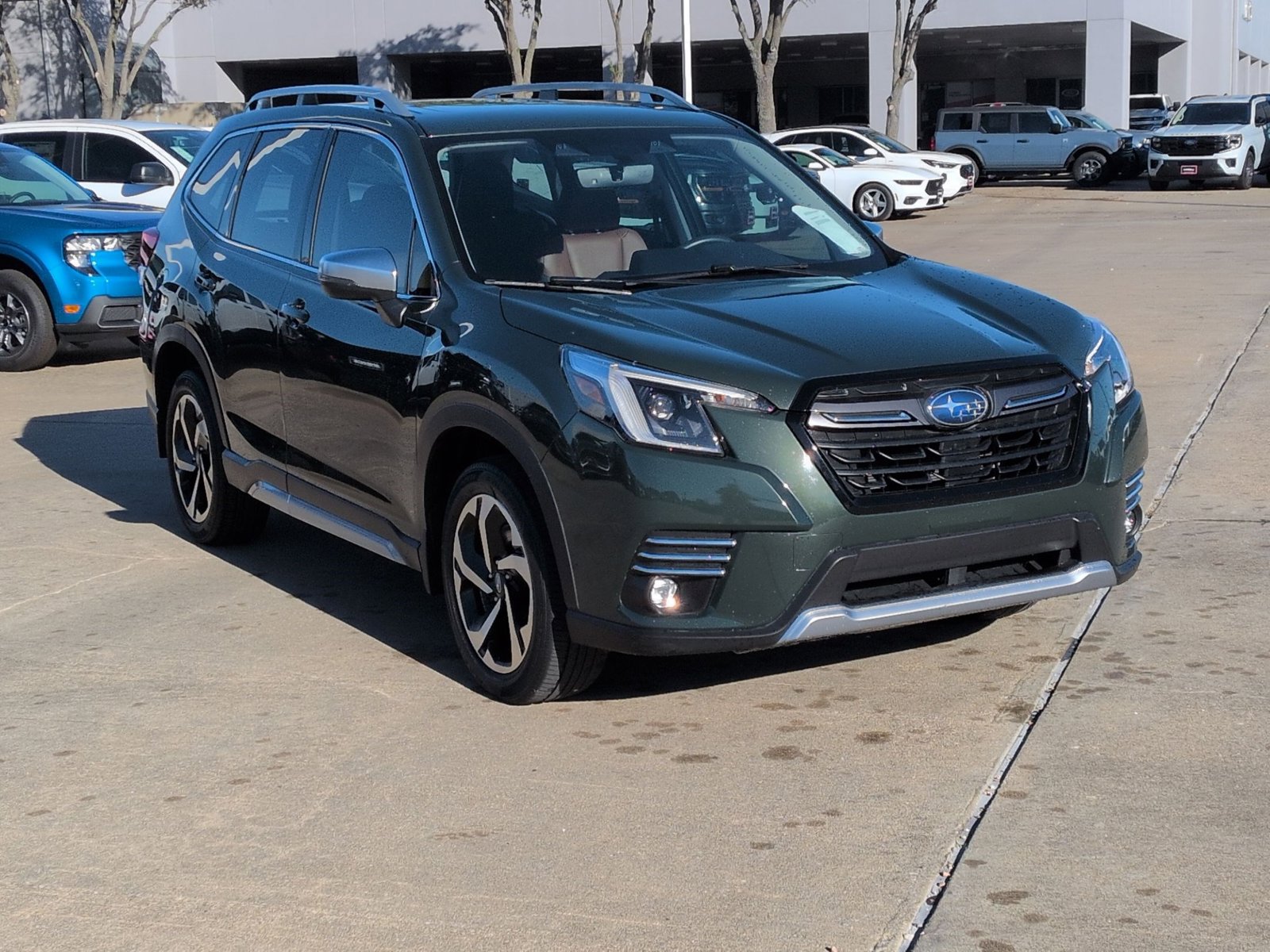 2023 Subaru Forester Touring photo 2
