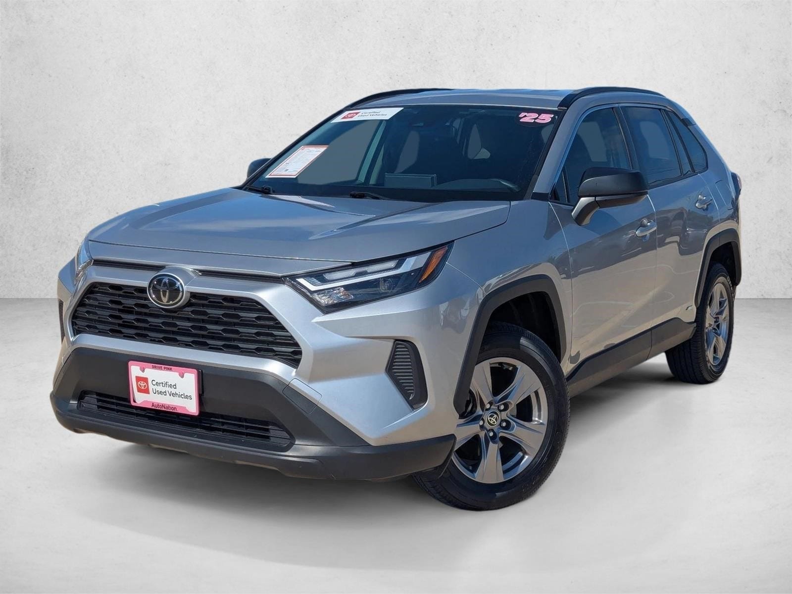 2025 Toyota RAV4 LE's photo