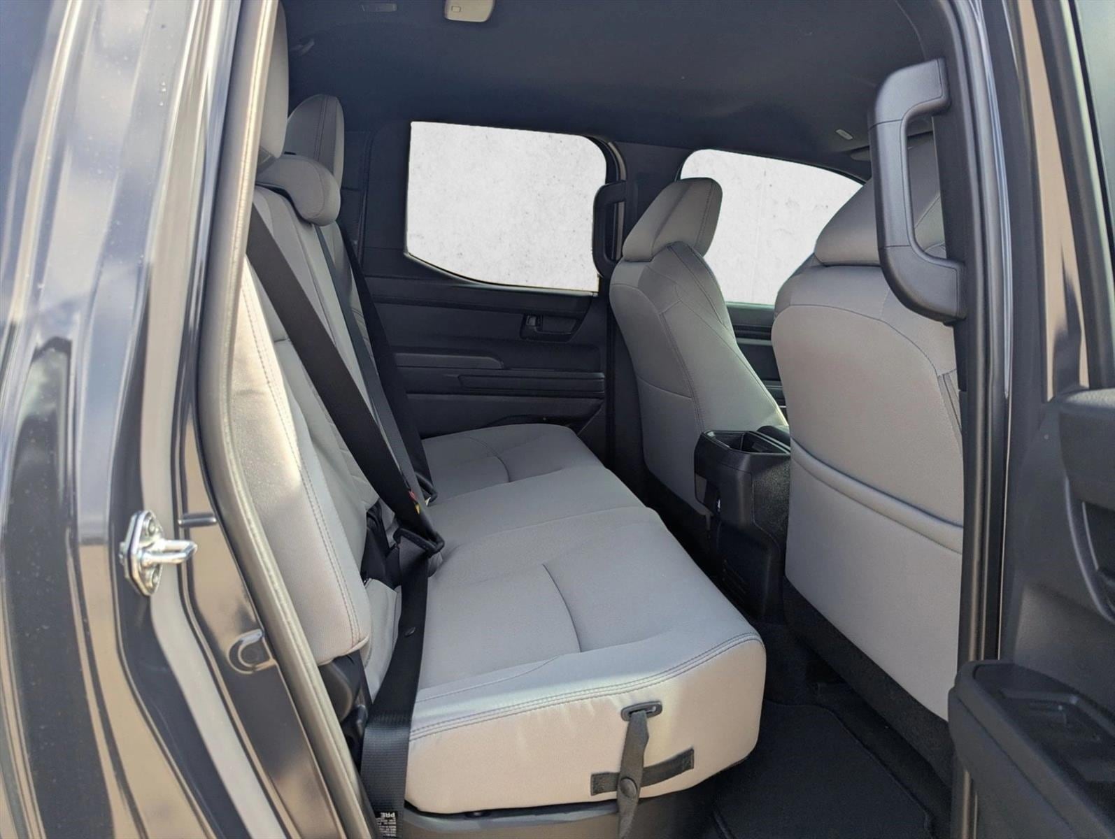 2025 Toyota Tacoma SR5 - Photo 17