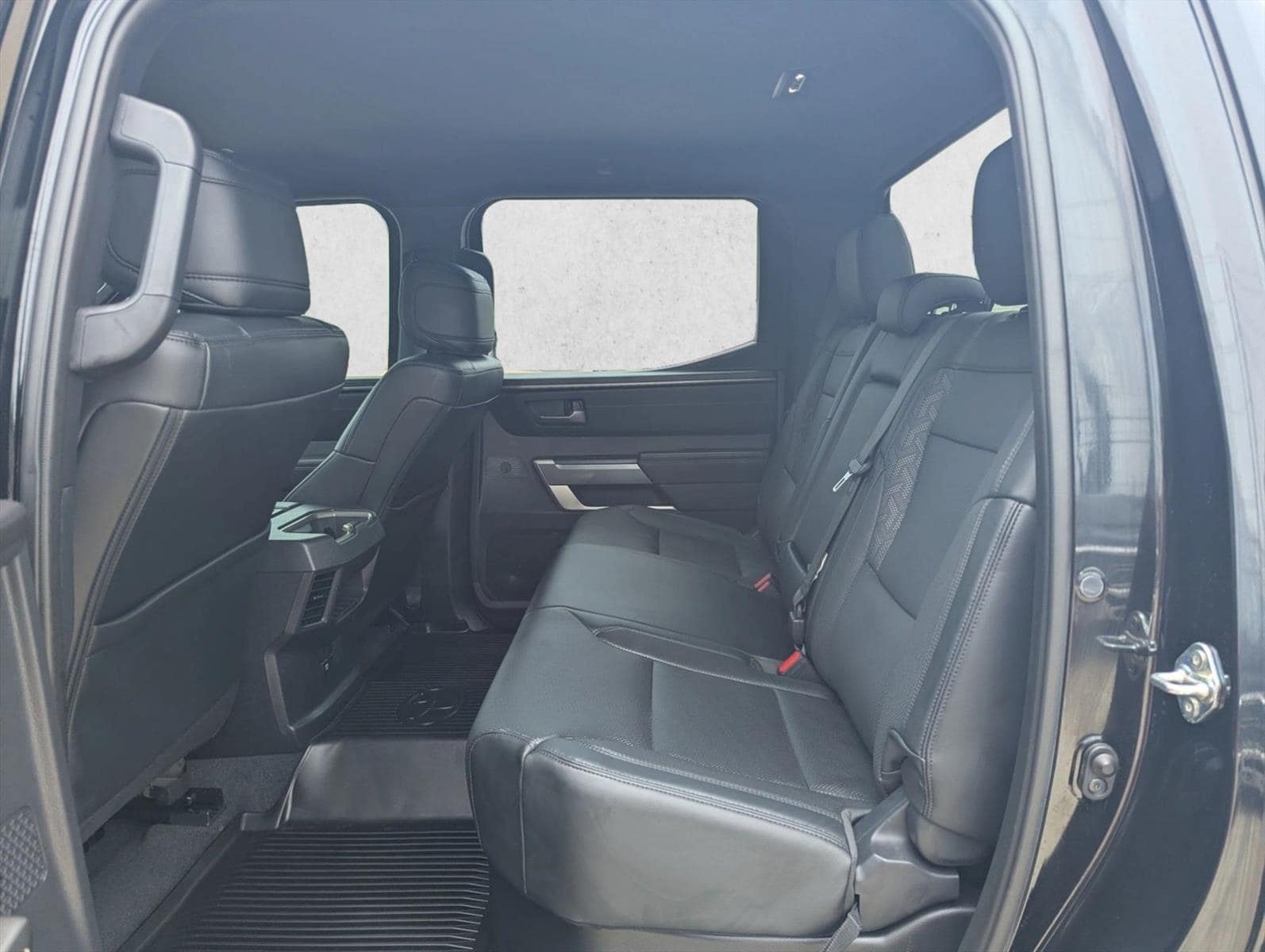 2025 Toyota Tundra SR5 - Photo 17