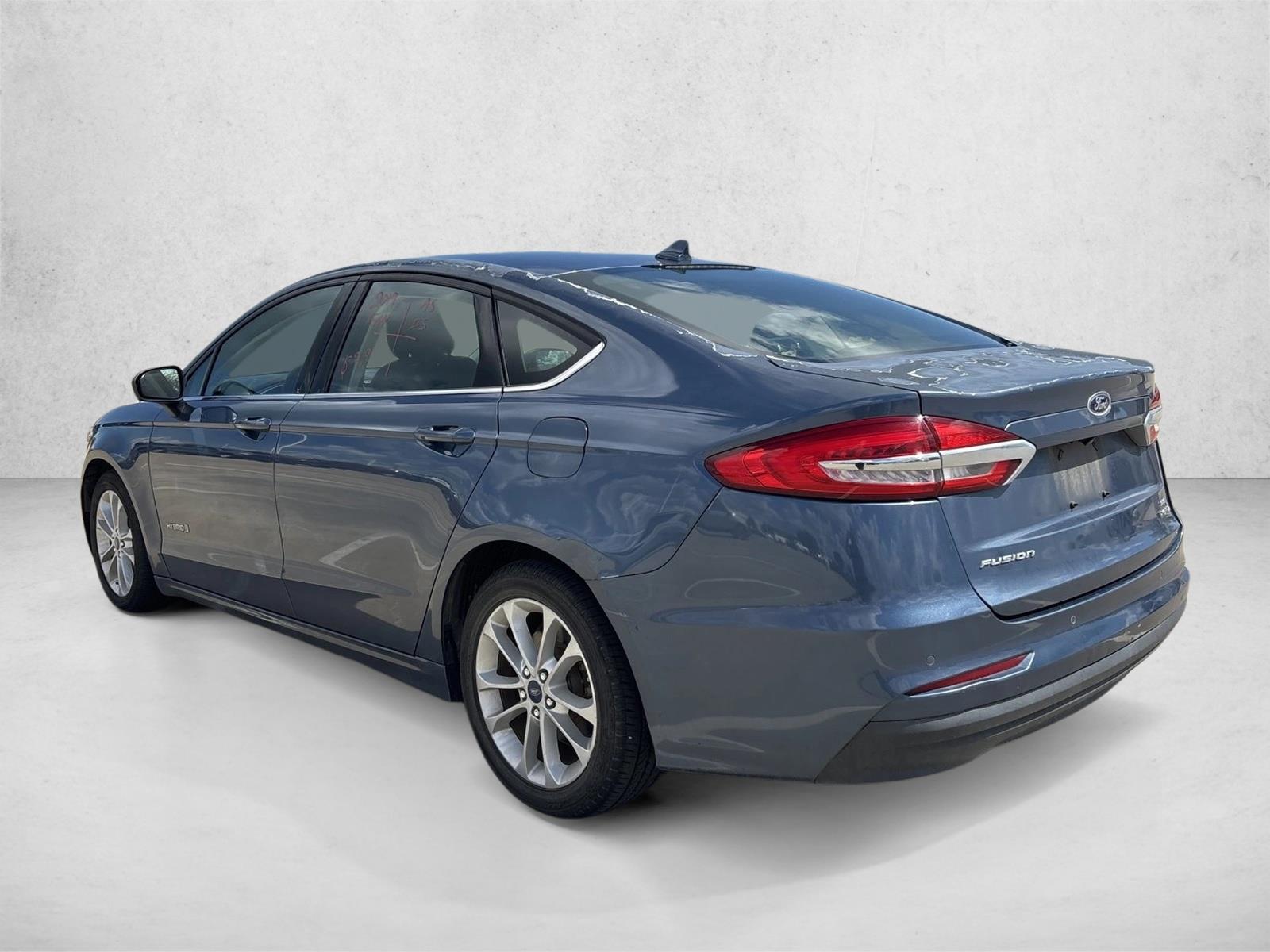 2019 Ford Fusion Hybrid SE photo 3