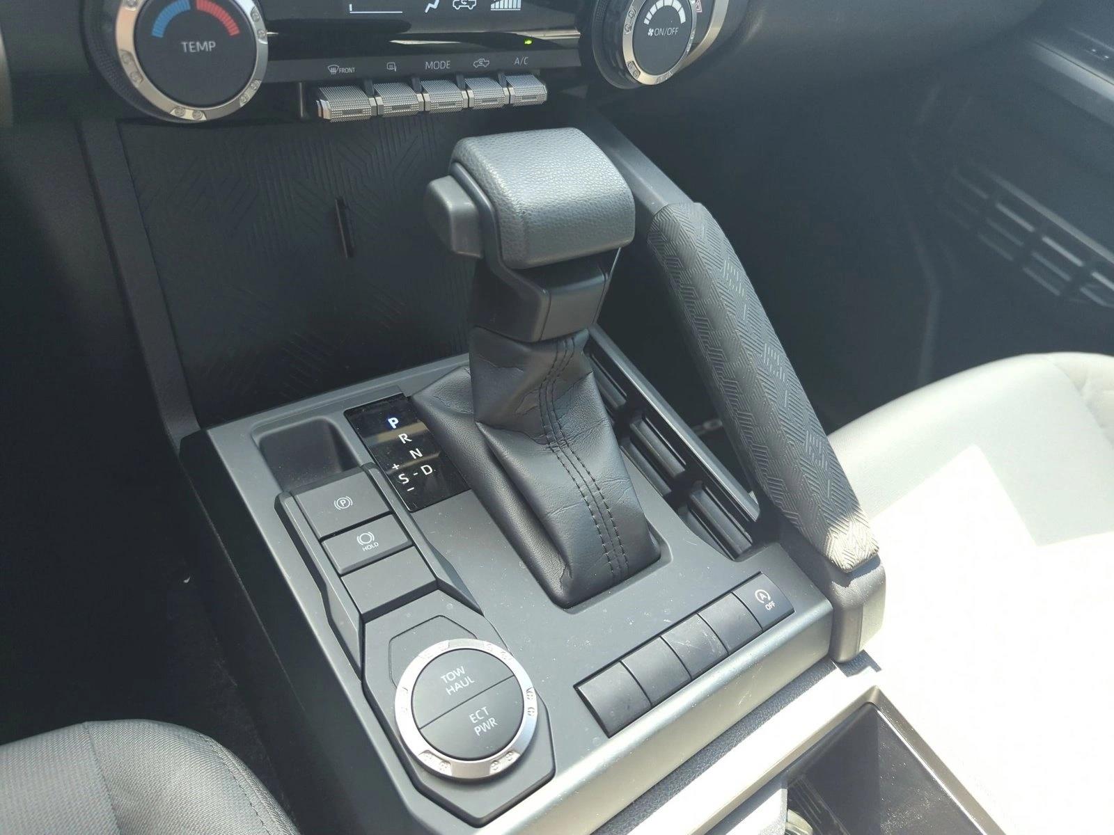 2025 Toyota Tacoma SR5 - Photo 11