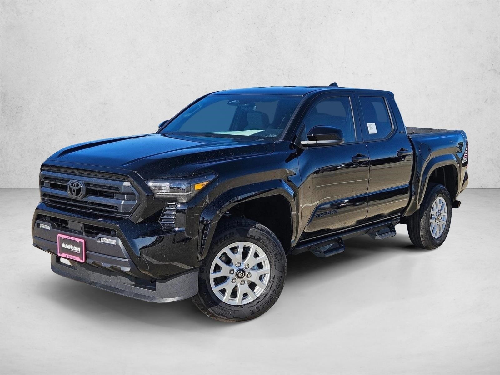 2025 Toyota Tacoma SR5's photo