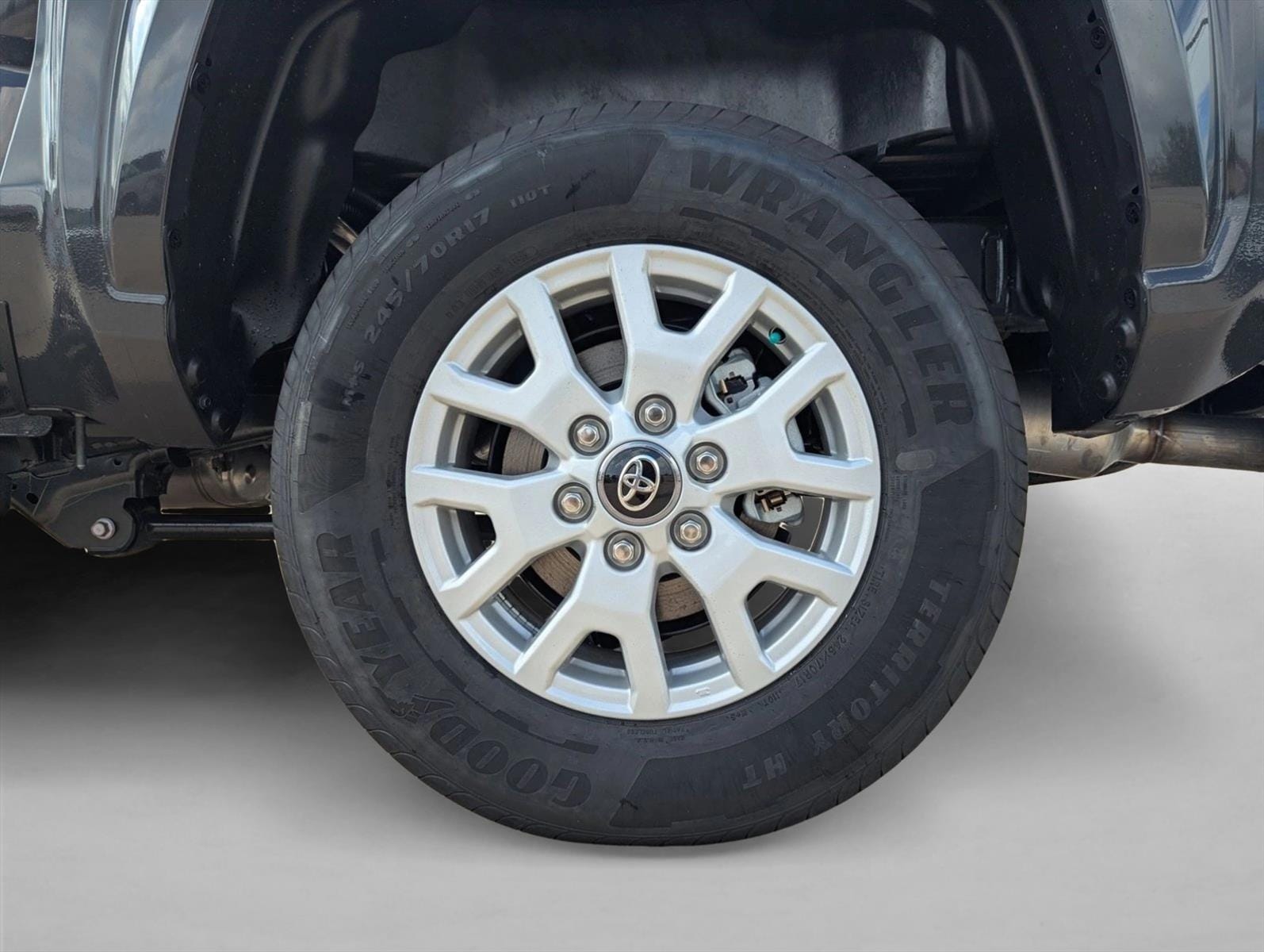 2025 Toyota Tacoma SR5 - Photo 11