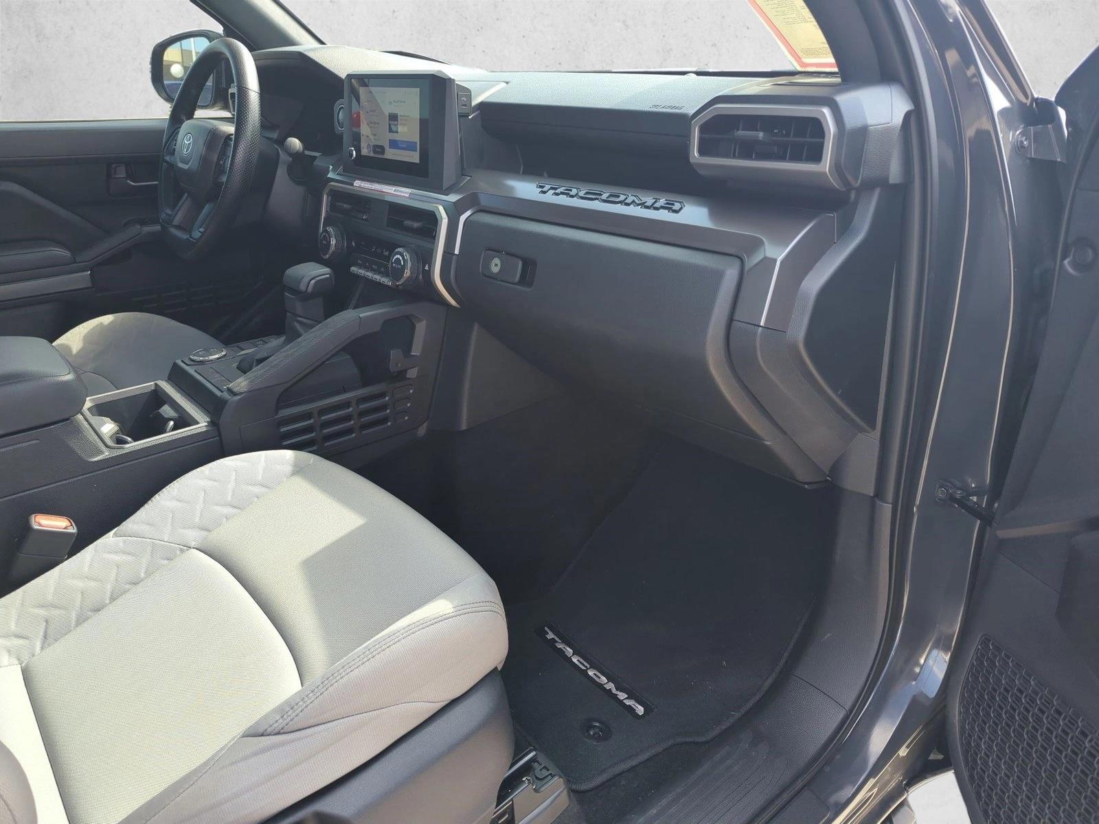 2025 Toyota Tacoma SR5 - Photo 19