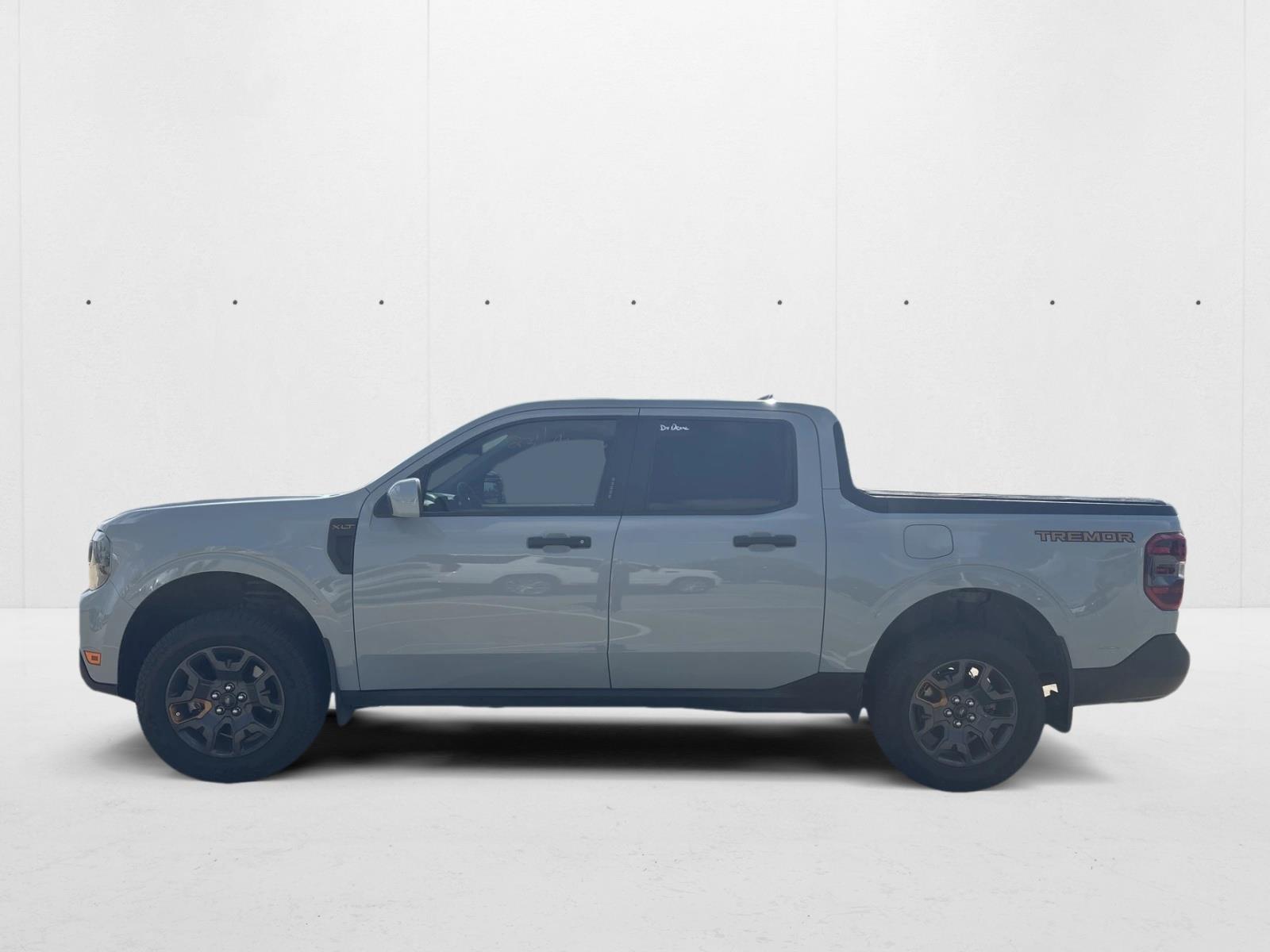 2023 Ford Maverick XLT photo 2