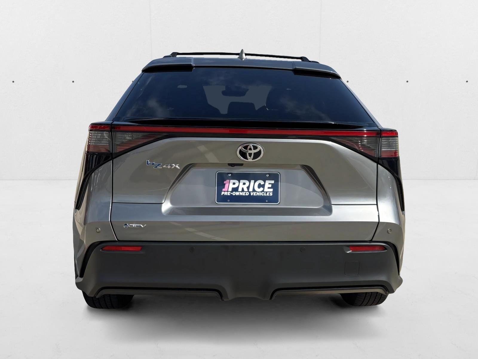 2024 Toyota bZ4X XLE photo 4